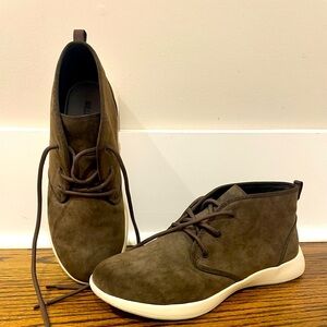 Barely worn men’s dress boots